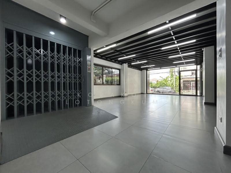 Office, Clinic, Warehouse for Rent @ Onnut 70/1, Bangkok, Prawet, Bangkok, , 675 sqm, Office Space For Rent, by Korakot Lotongkum, 500565533 - DDproperty.com