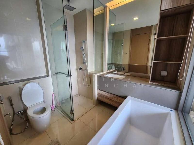 The Esse Asoke, Bangkok, 333 Soi Sukhumvit 21, Sukhumvit Road, Khlongtoei Nua, Watthana, Bangkok, 1 Bedroom, 47 sqm, Condo For Rent, by Kawinthip Wisesdenchai, 500565567 - DDproperty.com