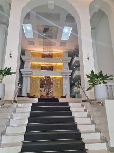 Royal Castle Pattanakarn, Bangkok, 701 Panya Village, Suan Luang, Bangkok, 3 Bedrooms, 139 sqm, Condo For Rent, by Getsarin Aron, 500565713 - DDproperty.com