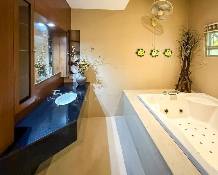 4 Bedroom Pool Villa for Sale Pratumnak Pattaya, chon-buri, Nong Pru, Bang Lamung (Pattaya), Chon Buri (Pattaya), 4 Bedrooms, 450 sqm, Villa For Sale, by PLC real estate, 500565715 - DDproperty.com