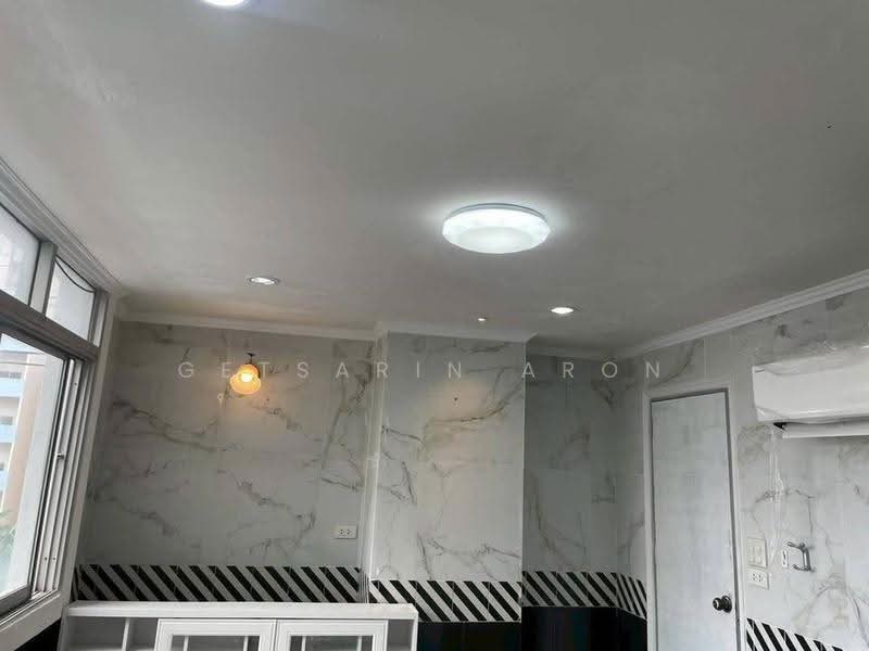 Baan Ratchayothin, Bangkok, Chan Kasem, Chatuchak, Bangkok, 2 Bedrooms, 65 sqm, Condo For Rent, by Getsarin Aron, 500565721 - DDproperty.com