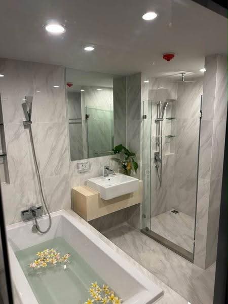 IDEO Mobi Sukhumvit 40, Bangkok, Soi Sukhumvit 40, Phra Kanong, Khlong Toei, Bangkok, 1 Bedroom, 49 sqm, Condo For Rent, by Kawinthip Wisesdenchai, 500565819 - DDproperty.com