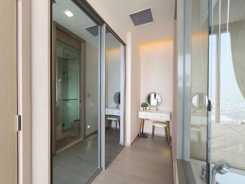 The Esse Asoke, Bangkok, 333 Soi Sukhumvit 21, Sukhumvit Road, Khlongtoei Nua, Watthana, Bangkok, 1 Bedroom, 42 sqm, Condo For Rent, by Thanyalak Ajmera, 500566025 - DDproperty.com