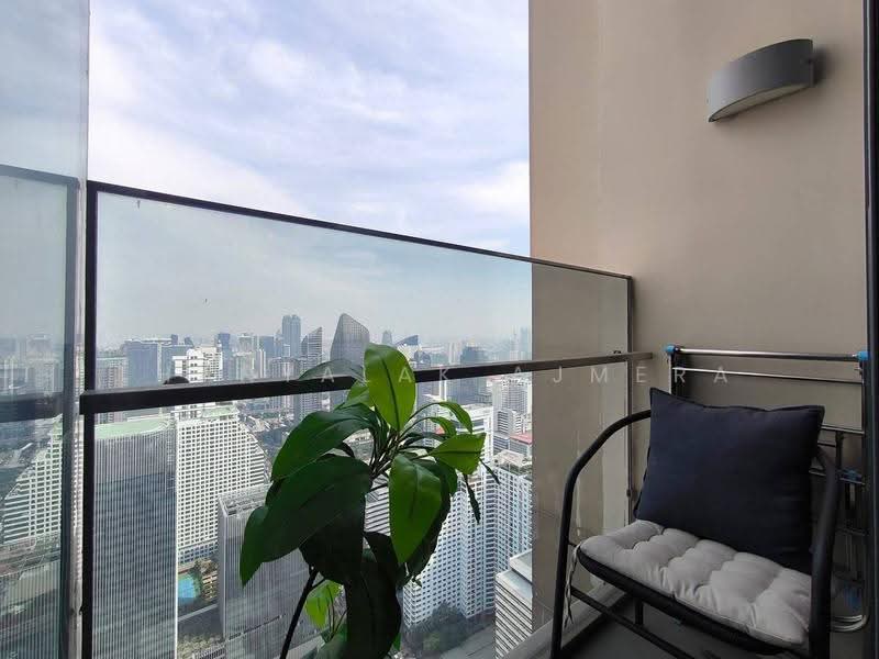 The Esse Asoke, Bangkok, 333 Soi Sukhumvit 21, Sukhumvit Road, Khlongtoei Nua, Watthana, Bangkok, 1 Bedroom, 42 sqm, Condo For Rent, by Thanyalak Ajmera, 500566025 - DDproperty.com