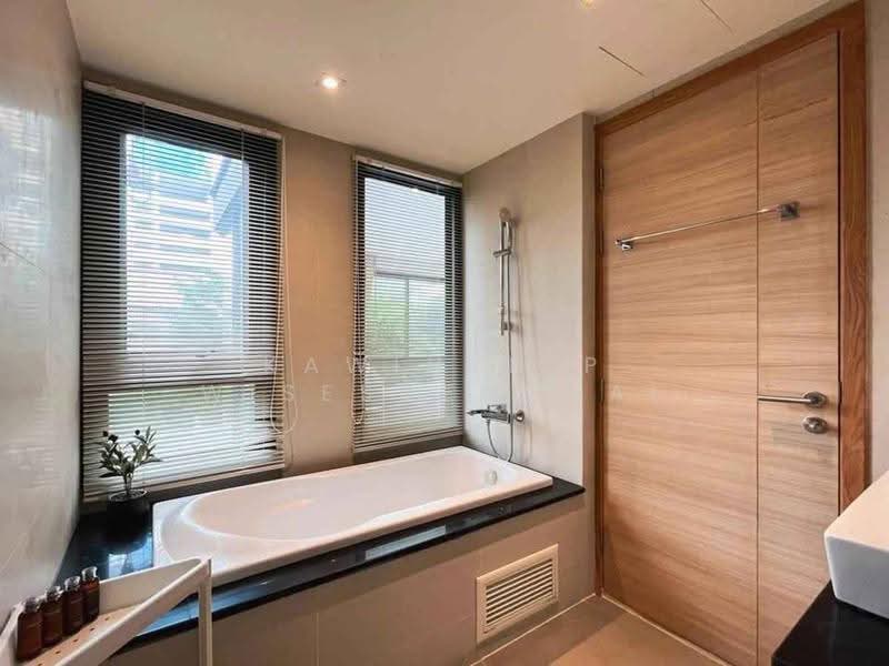 Socio Reference 61, Bangkok, Sukhumvit 61, Khlongtoei Nua, Watthana, Bangkok, 2 Bedrooms, 68 sqm, Condo For Rent, by Kawinthip Wisesdenchai, 500566032 - DDproperty.com