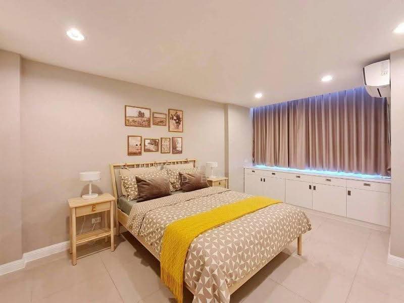 Grand Ville House 2, bangkok, Soi Sukhumvit 19, Khlongtoei Nua, Watthana, Bangkok, 3 Bedrooms, 250 sqm, Condo For Rent, by Kawinthip Wisesdenchai, 500566084 - DDproperty.com