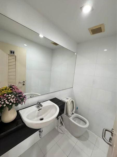 3-BR House, Bangkok, Jom Phon, Chatuchak, Bangkok, 3 Bedrooms, 197 sqm, Single Detached House For Rent, by Getsarin Aron, 500566122 - DDproperty.com