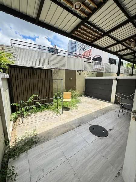 3-BR House, Bangkok, Jom Phon, Chatuchak, Bangkok, 3 Bedrooms, 197 sqm, Single Detached House For Rent, by Getsarin Aron, 500566122 - DDproperty.com