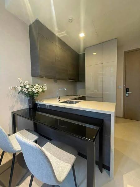 The Esse Asoke, Bangkok, 333 Soi Sukhumvit 21, Sukhumvit Road, Khlongtoei Nua, Watthana, Bangkok, 1 Bedroom, 47 sqm, Condo For Rent, by Nat Tantirapan, 500566249 - DDproperty.com