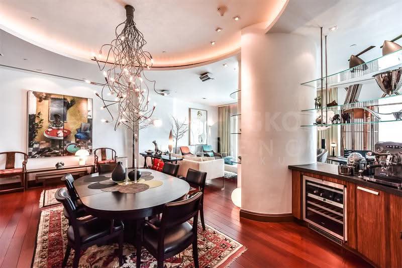 Le Raffine Sukhumvit 39, Bangkok, Soi Sukhumvit 39, Khlong Tan Nua, Watthana, Bangkok, 2 Bedrooms, 220 sqm, Condo For Rent, by Nicha Peerakittikul, 500566320 - DDproperty.com