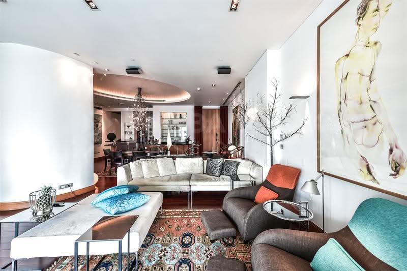 Le Raffine Sukhumvit 39, Bangkok, Soi Sukhumvit 39, Khlong Tan Nua, Watthana, Bangkok, 2 Bedrooms, 220 sqm, Condo For Rent, by Nicha Peerakittikul, 500566320 - DDproperty.com