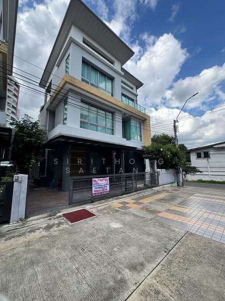 ขายด่วน บ้านสวยมาก บ้านแปลงมุม 3 ชั้น รัชดาภิเษก 30 จันทรเกษม จตุจักร ใกล้รถไฟฟ้าสีเหลือง ลาดพร้าว, กรุงเทพ, รัชดาภิเษก 30, จันทรเกษม, จตุจักร, กรุงเทพ, 300 ตร.ม., บ้านเดี่ยว ขาย, โดย Sirithong Saetang, 500566330 - DDproperty.com