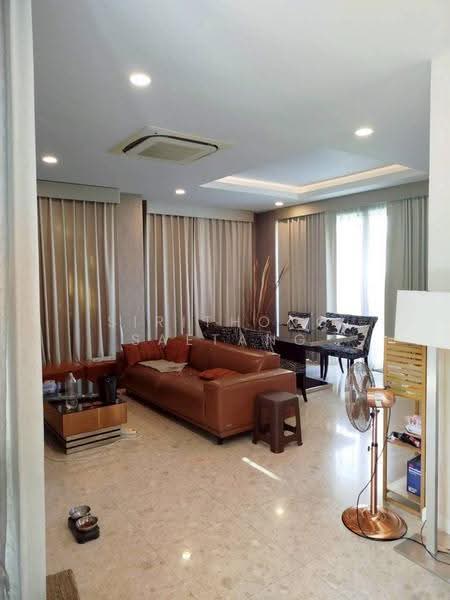 ขายด่วน บ้านสวยมาก บ้านแปลงมุม 3 ชั้น รัชดาภิเษก 30 จันทรเกษม จตุจักร ใกล้รถไฟฟ้าสีเหลือง ลาดพร้าว, กรุงเทพ, รัชดาภิเษก 30, จันทรเกษม, จตุจักร, กรุงเทพ, 300 ตร.ม., บ้านเดี่ยว ขาย, โดย Sirithong Saetang, 500566330 - DDproperty.com
