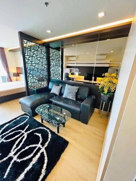Sky Walk Residences, Bangkok, 1599 Sukhumvit Road, Phra Kanong Nua, Watthana, Bangkok, 1 Bedroom, 40 sqm, Condo For Rent, by Getsarin Aron, 500566537 - DDproperty.com
