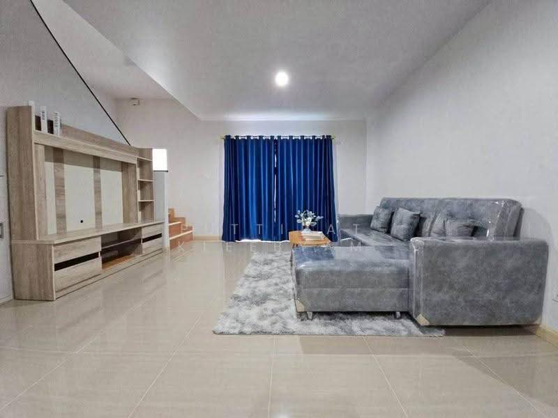 undefined, Chon Buri (Pattaya), Nong - Kham, Si Racha, Chon Buri (Pattaya), 3 Bedrooms, 204 sqm, Townhouse For Sale, by Puttirat Kleebyam, 500566604 - DDproperty.com