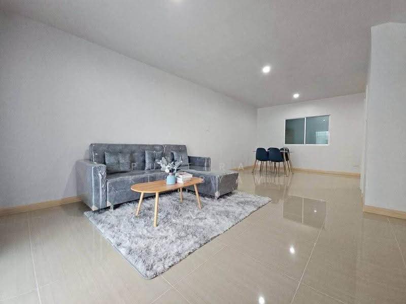 undefined, Chon Buri (Pattaya), Nong - Kham, Si Racha, Chon Buri (Pattaya), 3 Bedrooms, 204 sqm, Townhouse For Sale, by Puttirat Kleebyam, 500566604 - DDproperty.com