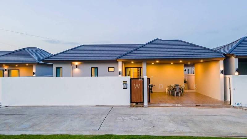 4-BR Villa, Chon Buri (Pattaya), Huai Yai, Bang Lamung (Pattaya), Chon Buri (Pattaya), 4 Bedrooms, 400 sqm, Villa For Rent, by Jirapat Chuangsawadsak, 500566635 - DDproperty.com