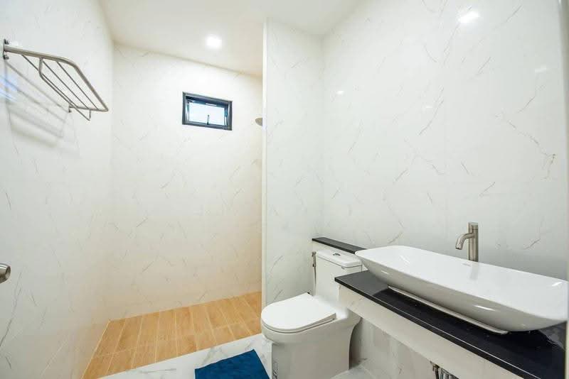 4-BR Villa, Chon Buri (Pattaya), Huai Yai, Bang Lamung (Pattaya), Chon Buri (Pattaya), 4 Bedrooms, 400 sqm, Villa For Rent, by Jirapat Chuangsawadsak, 500566635 - DDproperty.com