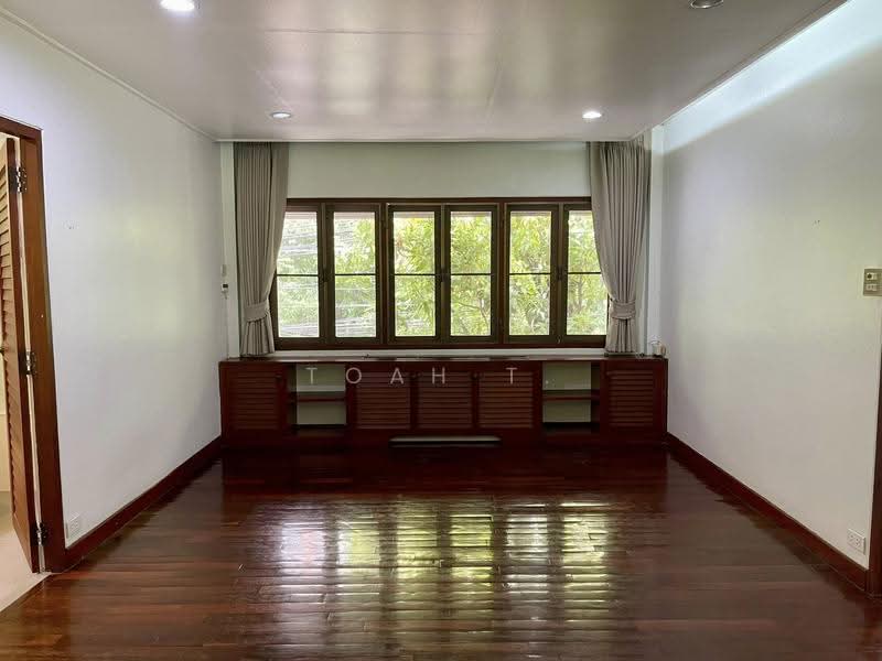 ขายบ้านพร้อมที่ดิน ร่วมฤดี เพลินจิต สุขุมวิท : House for sale, Ruamrudee, Ploenchit, Sukhumvit, Bangkok, Lumphini, Pathum Wan, Bangkok, 2 Bedrooms, 523 sqm, Single Detached House For Sale, by TOAH T., 500566697 - DDproperty.com