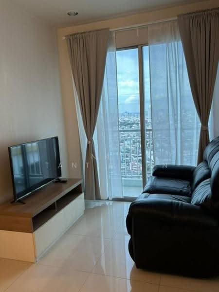 Q House Condo Sathorn, Bangkok, Thonburi Road, Khlong Ton Sai, Khlong San, Bangkok, 2 Bedrooms, 71 sqm, Condo For Rent, by Nat Tantirapan, 500566700 - DDproperty.com