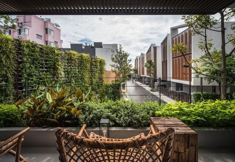 Arna Ekkamai, bangkok, 332 Soi Sukhumvit 65 Sukhumvit Road, Phra Kanong Nua, Watthana, Bangkok, 4 Bedrooms, 500 sqm, Single Detached House For Rent, by Forty-Six Real Estate Group, 500566780 - DDproperty.com