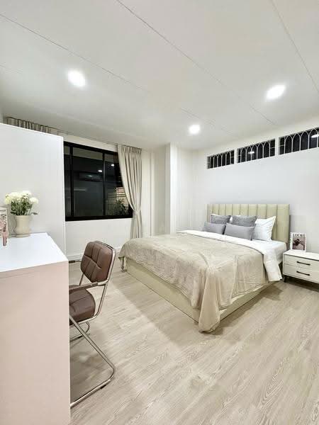 2-Storey Detached House, Huai Khwang - Sutthisan, Bangkok, Samsen Nok, Huai Khwang, Bangkok, 5 Bedrooms, 150 sqm, Single Detached House For Rent, by Airada Parasarn, 500566872 - DDproperty.com