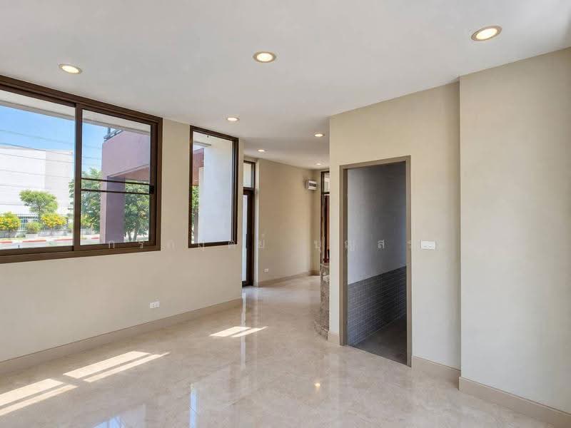 The Royal Golf : เดอะรอยัล กอล์ฟ, Bangkok, หลวงแพ่ง, Thab Yao, Lat Krabang, Bangkok, 3 Bedrooms, 240 sqm, Single Detached House For Sale, by กรกฤตย์ บุญสระ, 500566897 - DDproperty.com
