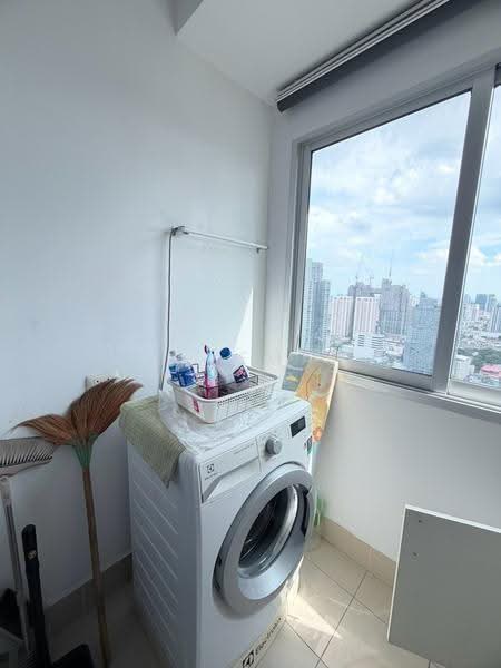 Supalai Park Ekkamai-Thonglor, Bangkok, Petchaburi Road, Bang Kapi, Huai Khwang, Bangkok, 1 Bedroom, 55 sqm, Condo For Rent, by Caveman Property, 500566952 - DDproperty.com