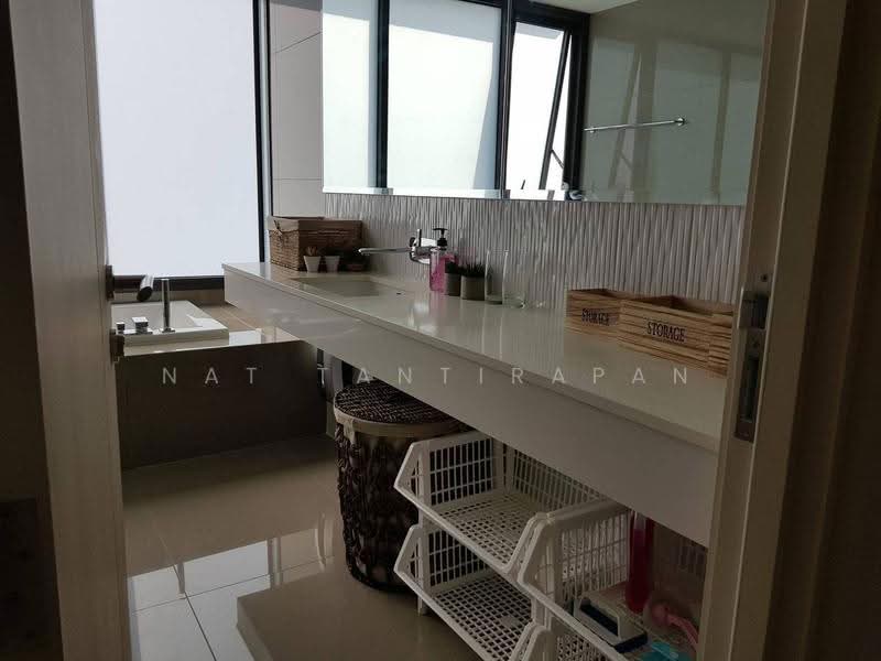 Rhythm Sukhumvit 42, Bangkok, Soi Sukhumvit 42, Sukhumvit Road, Phra Kanong, Khlong Toei, Bangkok, 2 Bedrooms, 80 sqm, Condo For Rent, by Nat Tantirapan, 500566976 - DDproperty.com