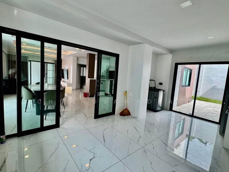 Chokchai Village 9, Chon Buri (Pattaya), Bang Lamung, Bang Lamung (Pattaya), Chon Buri (Pattaya), 5 Bedrooms, 280 sqm, Townhouse For Rent, by Jirapat Chuangsawadsak, 500567015 - DDproperty.com