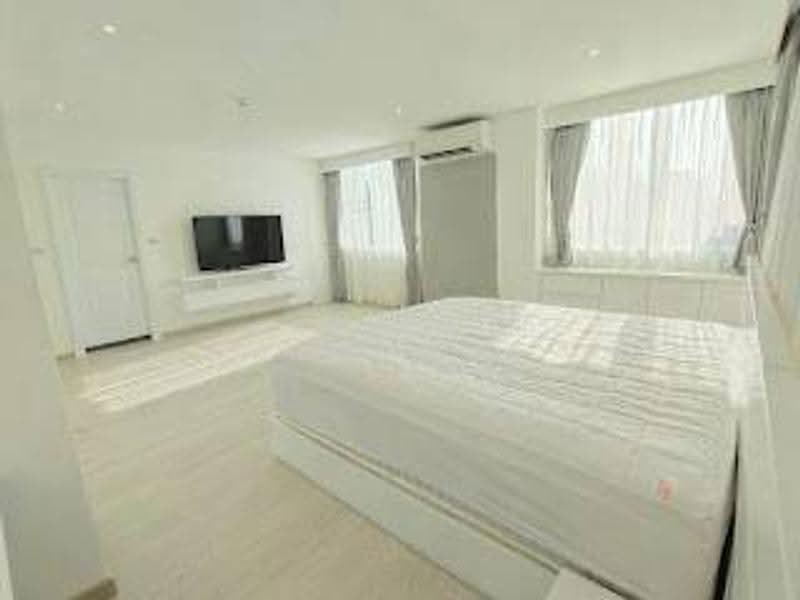 Silom Condominium, Bangkok, Silom, Bang Rak, Bangkok, 2 Bedrooms, 144 sqm, Condo For Rent, by Chayanin Khanijou, 500567244 - DDproperty.com