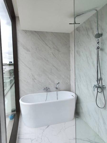 Fynn Asoke, Bangkok, 28 Sukhumvit 10 Alley, Khlong Toei, Bangkok, 2 Bedrooms, 62 sqm, Condo For Rent, by Chayanin Khanijou, 500567558 - DDproperty.com