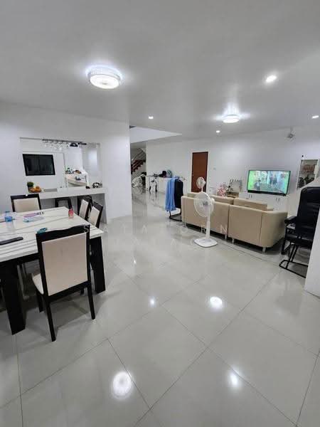 3-BR House, Bangkok, Praborommaharatchawang, Phra Nakhon, Bangkok, 3 Bedrooms, 200 sqm, Single Detached House For Sale, by Sataporn Jalao, 500567631 - DDproperty.com