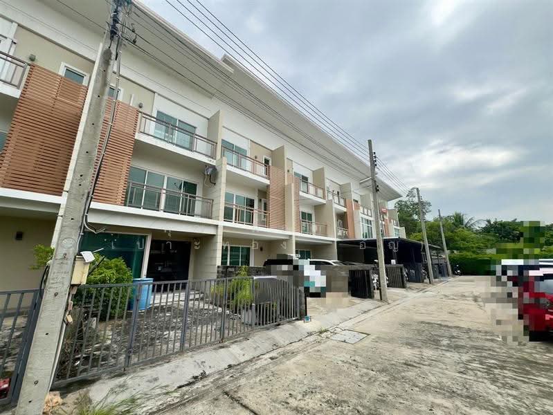 Deluxe Town Ramintra : ดีลักซ์ ทาวน์ เลียบทางด่วน-รามอินทรา, กรุงเทพ, ซอยรามอินทรา 34 (ซอยอยู่เย็น), ท่าแร้ง, บางเขน, กรุงเทพ, 140 ตร.ม., ทาวน์เฮ้าส์ ขาย, โดย คุณ ผ่องใส เปาะทอง (อัญ), 500567641 - DDproperty.com