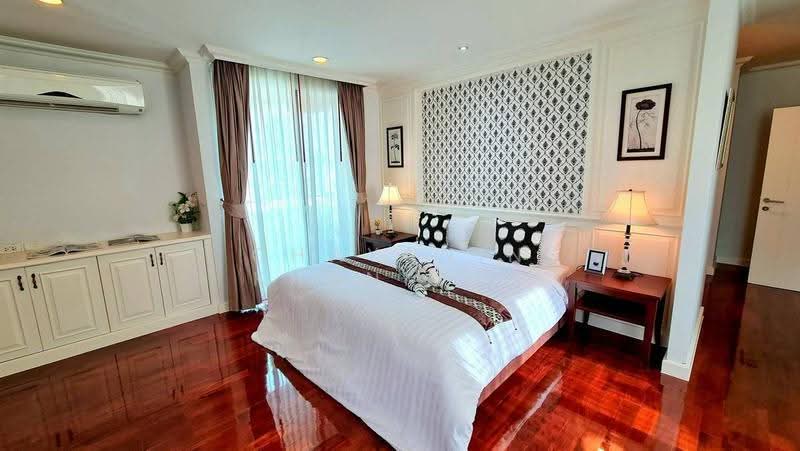 Piyathip Place, Bangkok, 24 Soi Prommitr, Khlong Tan Nua, Watthana, Bangkok, 4 Bedrooms, 375 sqm, Apartment For Rent, by Chayanin Khanijou, 500567655 - DDproperty.com