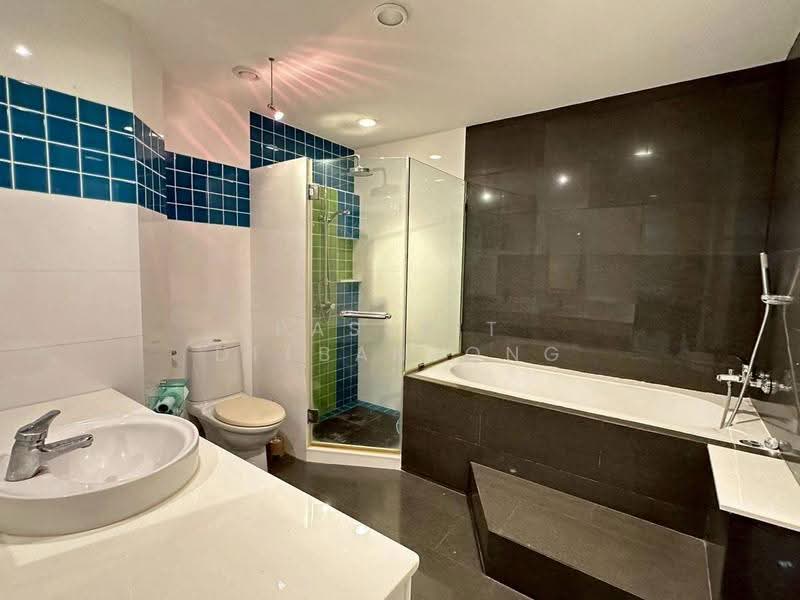 Silom Grand Terrace, Bangkok, Soi Saladaeng 2, Saladaeng Road, Silom, Bang Rak, Bangkok, 2 Bedrooms, 84 sqm, Condo For Rent, by Pasupit Ditbanjong, 500567661 - DDproperty.com