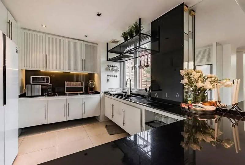 The Lofts Sathorn, Bangkok, 76 Soi Meksawat, Chong Nonsi, Yan Nawa, Bangkok, 3 Bedrooms, 350 sqm, Single Detached House For Sale, by Sataporn Jalao, 500567665 - DDproperty.com
