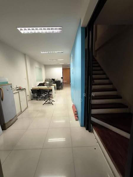 4-BR Townhouse, Bangkok, Samsen Nok, Huai Khwang, Bangkok, 4 Bedrooms, 400 sqm, Townhouse For Sale, by Sataporn Jalao, 500567690 - DDproperty.com