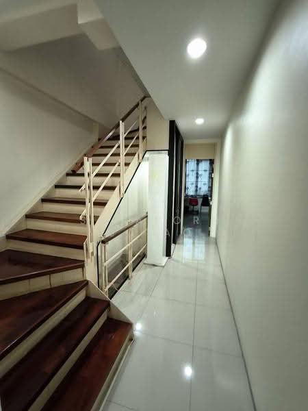 4-BR Townhouse, Bangkok, Samsen Nok, Huai Khwang, Bangkok, 4 Bedrooms, 400 sqm, Townhouse For Sale, by Sataporn Jalao, 500567690 - DDproperty.com
