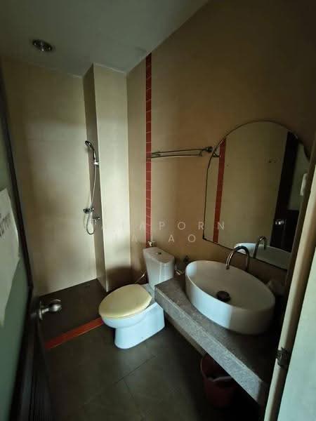 4-BR Townhouse, Bangkok, Samsen Nok, Huai Khwang, Bangkok, 4 Bedrooms, 400 sqm, Townhouse For Sale, by Sataporn Jalao, 500567690 - DDproperty.com