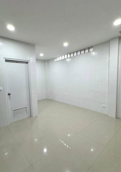 ทาวน์เฮ้าส์ 2-ห้องนอน, กรุงเทพ, พระโขนงเหนือ, วัฒนา, กรุงเทพ, 140 ตร.ม., ทาวน์เฮ้าส์ ให้เช่า, โดย Sataporn Jalao, 500567719 - DDproperty.com