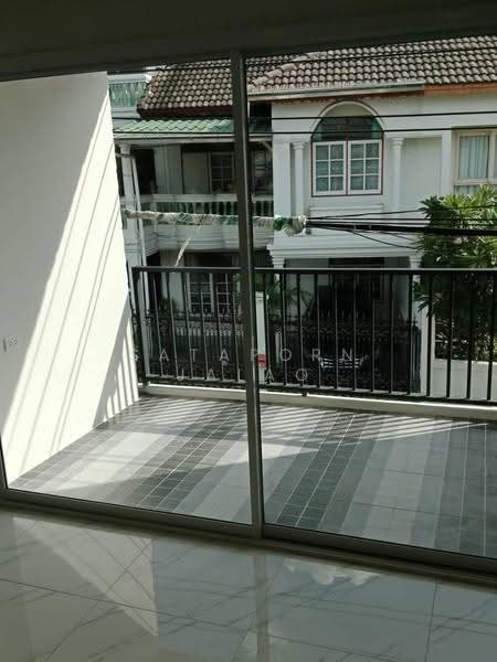 3-BR House, Bangkok, Huai Khwang, Bangkok, 3 Bedrooms, 290 sqm, Single Detached House For Sale, by Sataporn Jalao, 500567736 - DDproperty.com