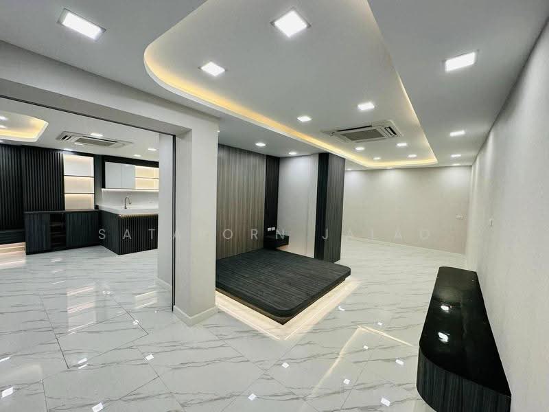 บ้าน 3-ห้องนอน, กรุงเทพ, ห้วยขวาง, กรุงเทพ, 290 ตร.ม., บ้านเดี่ยว ขาย, โดย Sataporn Jalao, 500567736 - DDproperty.com