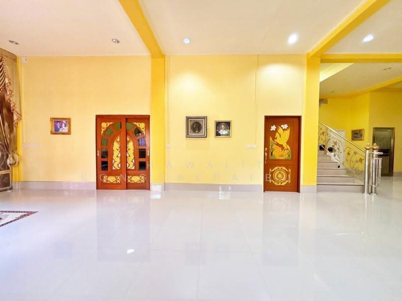 For Sale: Large main house plus 4 smaller houses on a plot exceeding 1 Rai, Nakhon Nayok, เขาลำดวน-วังรี, Khao Phra, Muang Nakhon Nayok, Nakhon Nayok, 5 Bedrooms, 726 sqm, Single Detached House For Sale, by CHAWALIT KONGSAKPAIBUL, 500567768 - DDproperty.com