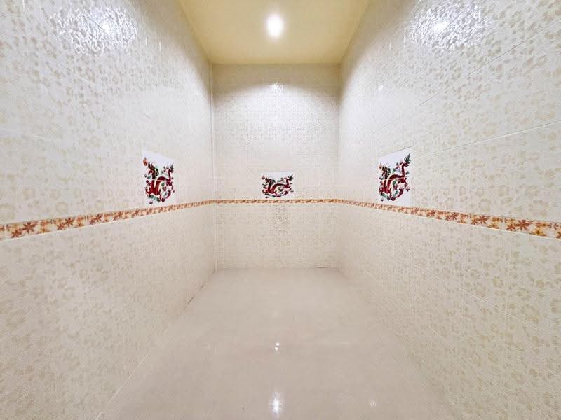 For Sale: Large main house plus 4 smaller houses on a plot exceeding 1 Rai, Nakhon Nayok, เขาลำดวน-วังรี, Khao Phra, Muang Nakhon Nayok, Nakhon Nayok, 5 Bedrooms, 726 sqm, Single Detached House For Sale, by CHAWALIT KONGSAKPAIBUL, 500567768 - DDproperty.com