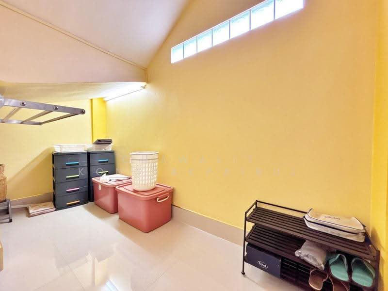For Sale: Large main house plus 4 smaller houses on a plot exceeding 1 Rai, Nakhon Nayok, เขาลำดวน-วังรี, Khao Phra, Muang Nakhon Nayok, Nakhon Nayok, 5 Bedrooms, 726 sqm, Single Detached House For Sale, by CHAWALIT KONGSAKPAIBUL, 500567768 - DDproperty.com