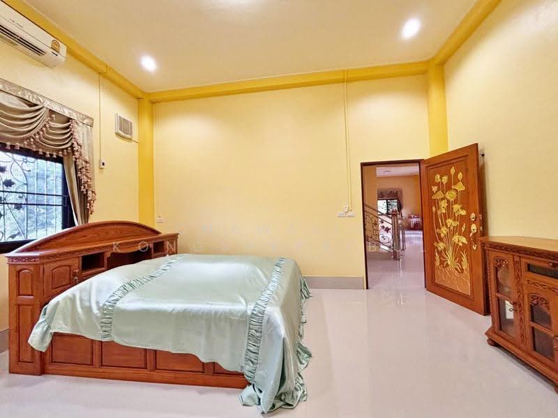 For Sale: Large main house plus 4 smaller houses on a plot exceeding 1 Rai, Nakhon Nayok, เขาลำดวน-วังรี, Khao Phra, Muang Nakhon Nayok, Nakhon Nayok, 5 Bedrooms, 726 sqm, Single Detached House For Sale, by CHAWALIT KONGSAKPAIBUL, 500567768 - DDproperty.com