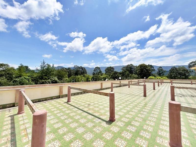 For Sale: Large main house plus 4 smaller houses on a plot exceeding 1 Rai, Nakhon Nayok, เขาลำดวน-วังรี, Khao Phra, Muang Nakhon Nayok, Nakhon Nayok, 5 Bedrooms, 726 sqm, Single Detached House For Sale, by CHAWALIT KONGSAKPAIBUL, 500567768 - DDproperty.com
