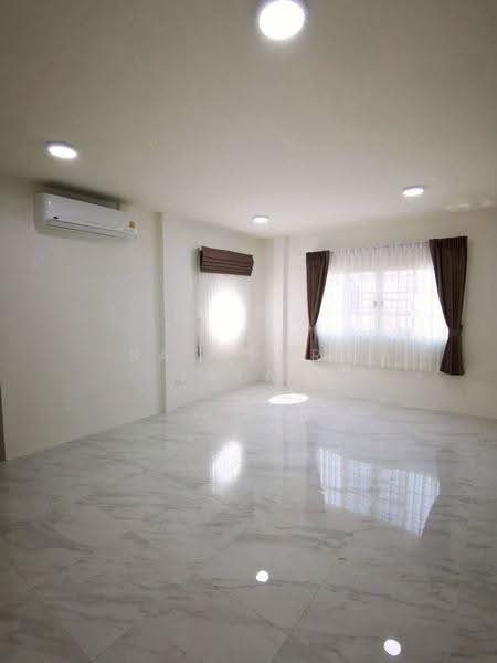 3-BR House, Bangkok, Samsen Nok, Huai Khwang, Bangkok, 3 Bedrooms, 170 sqm, Single Detached House For Rent, by Sataporn Jalao, 500567776 - DDproperty.com