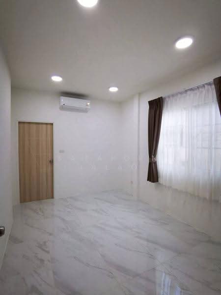 3-BR House, Bangkok, Samsen Nok, Huai Khwang, Bangkok, 3 Bedrooms, 170 sqm, Single Detached House For Rent, by Sataporn Jalao, 500567776 - DDproperty.com